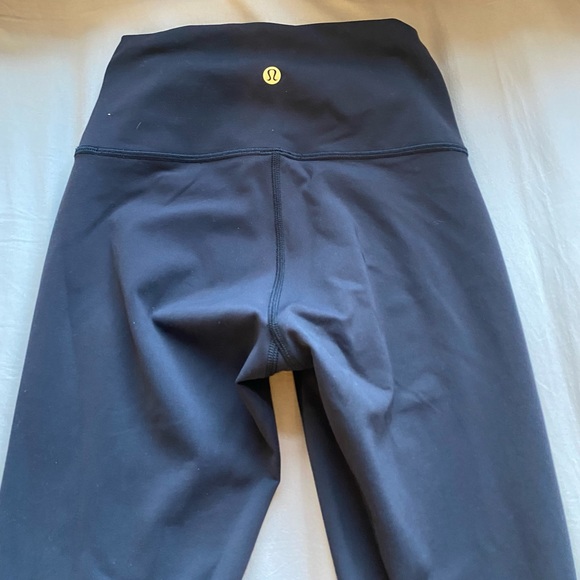 Assorted Lululemon Clothing- perfect condition - Picture 7 of 9